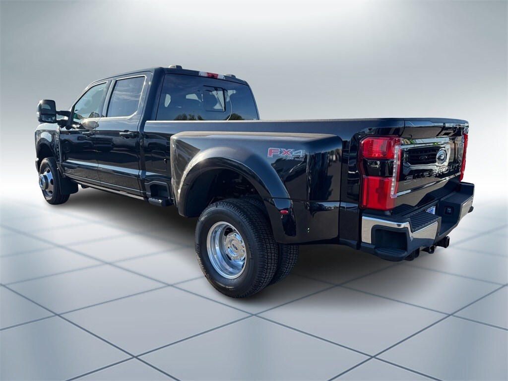 2025 Ford F-350 Lariat photo 4