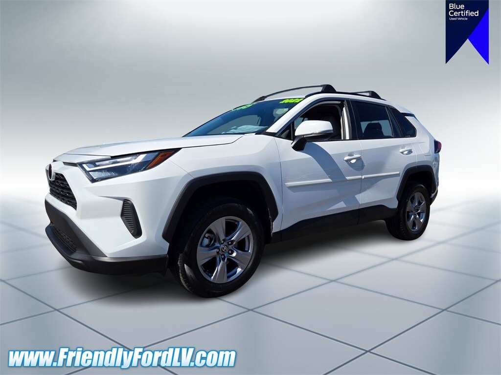 2022 Toyota RAV4 XLE photo 2