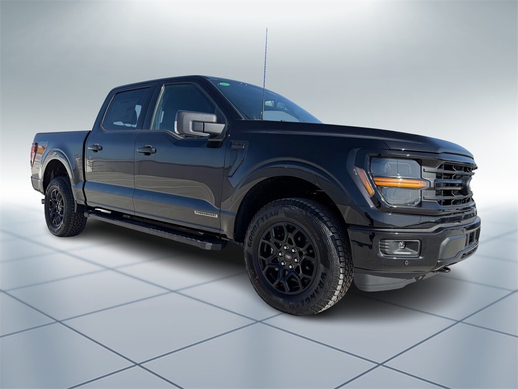 2025 Ford F-150 XLT photo 2