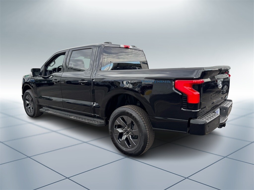 2025 Ford F-150 Lightning photo 4