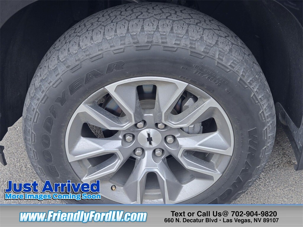 2021 Chevrolet Silverado 1500 RST photo 2