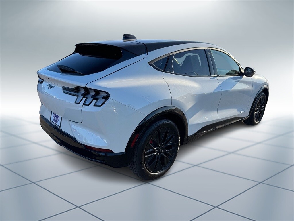 2025 Ford Mustang Mach-E Premium photo 3