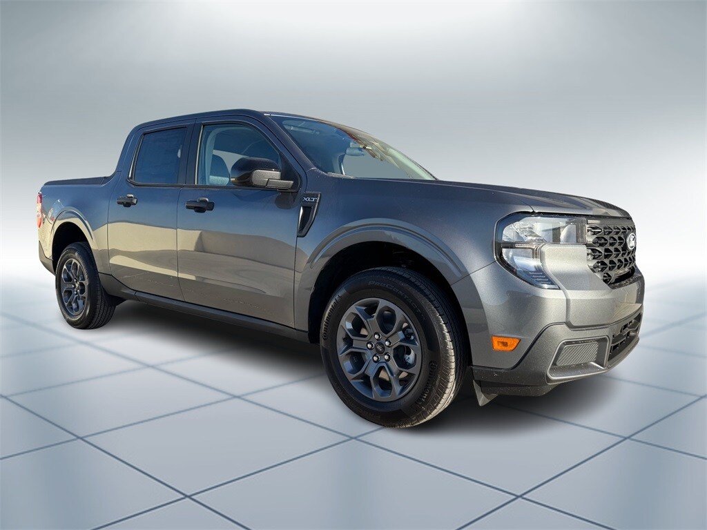 2025 Ford Maverick XLT photo 2