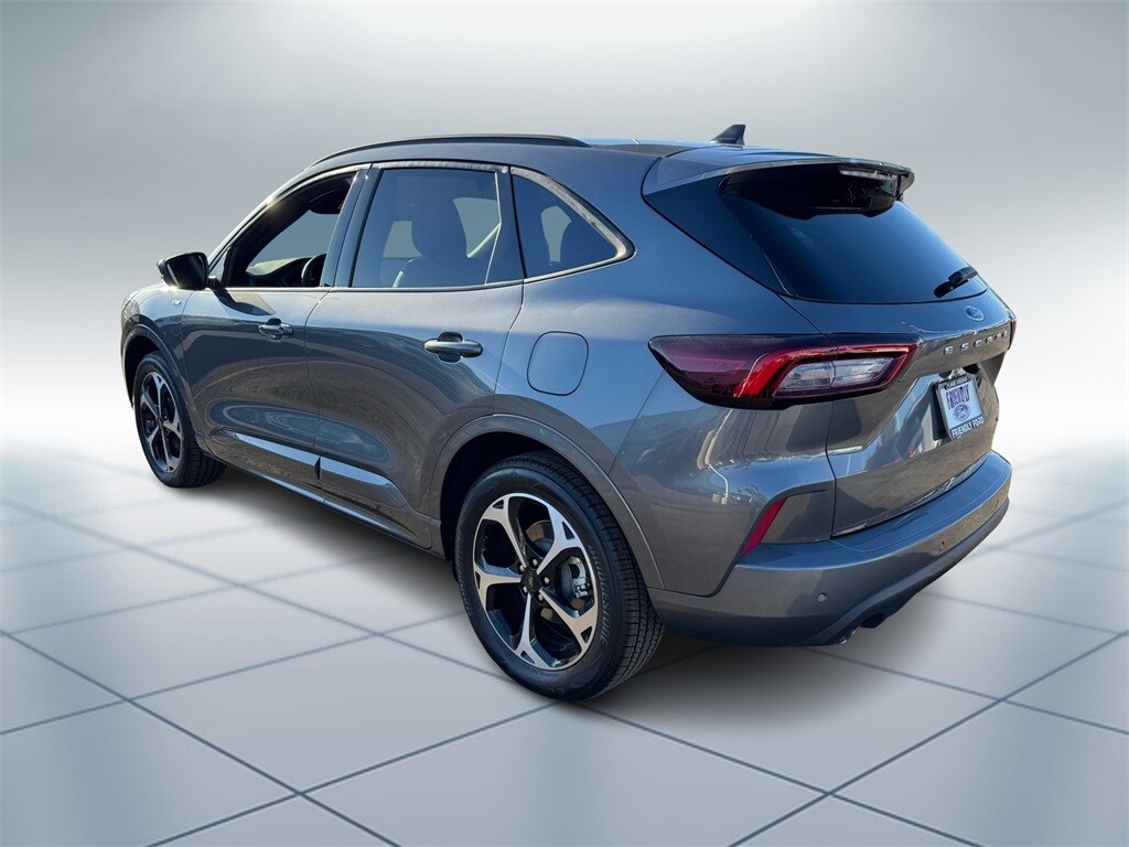 2025 Ford Escape ST-Line Elite photo 4
