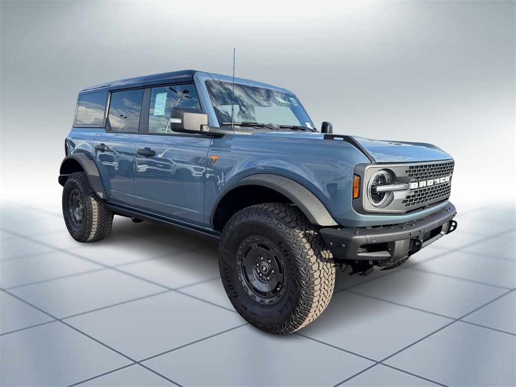 2025 Ford Bronco Badlands photo 2