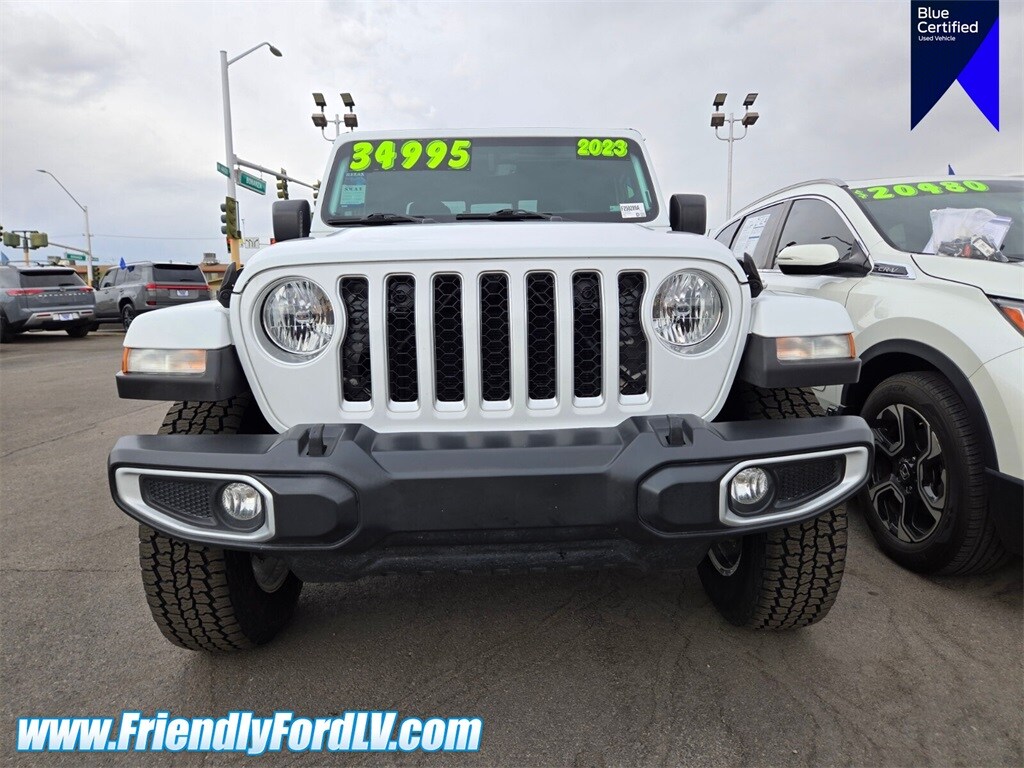 2023 Jeep Gladiator Overland photo 2