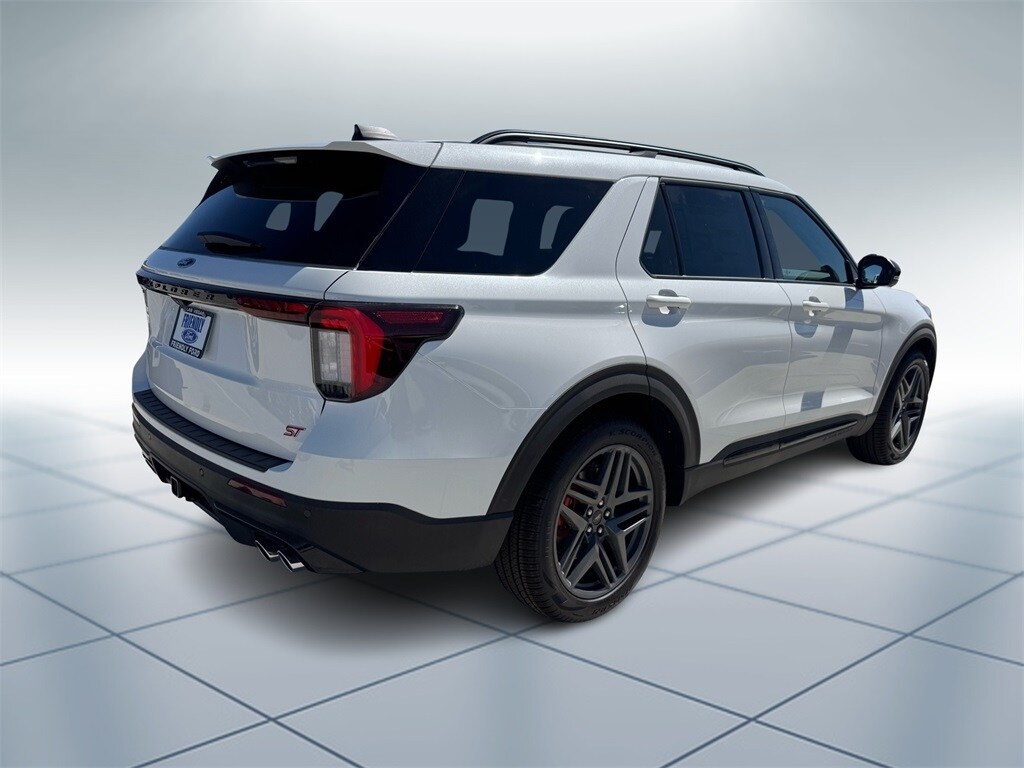 2025 Ford Explorer ST photo 3