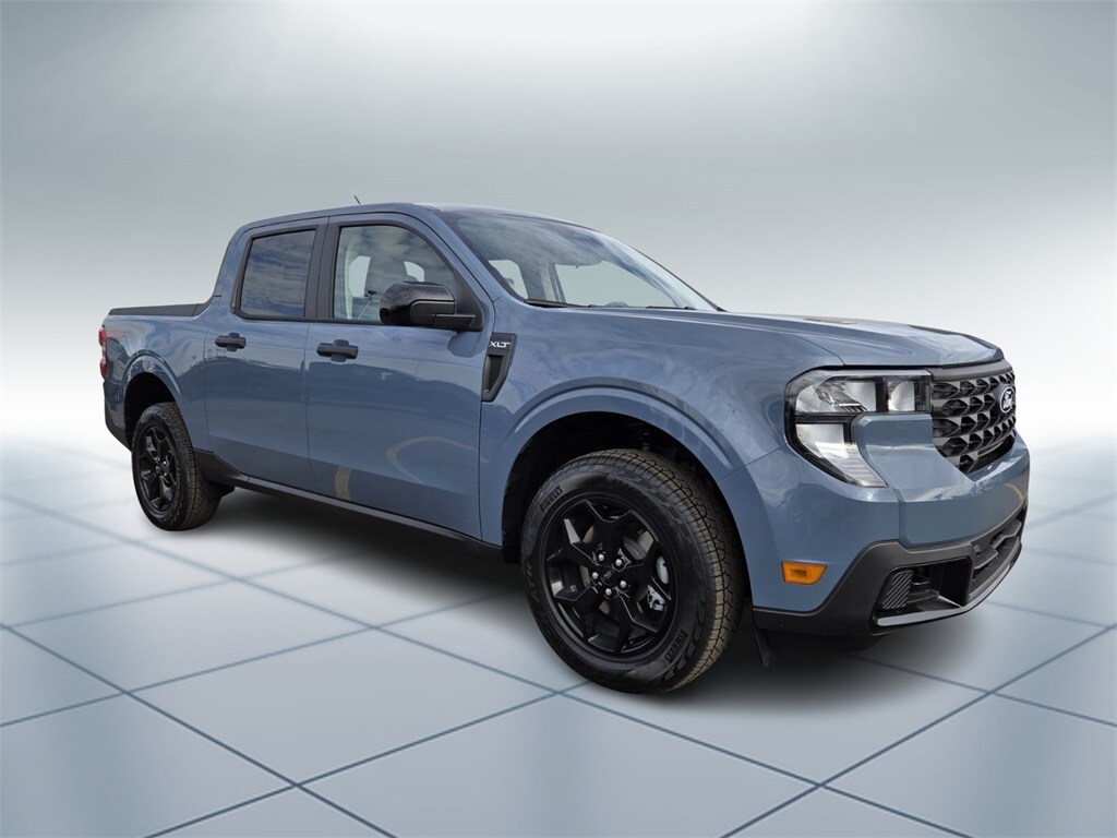 2025 Ford Maverick XLT photo 2