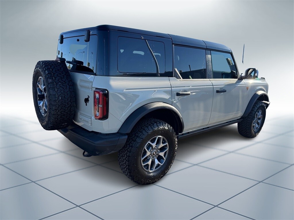 2025 Ford Bronco Badlands photo 3