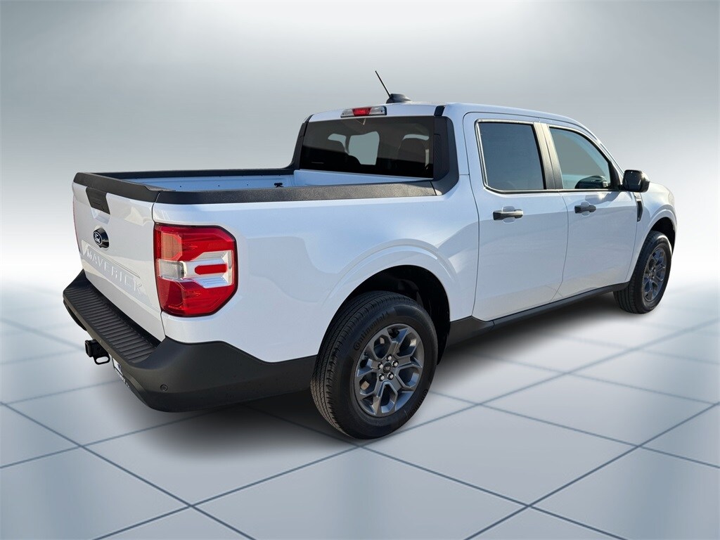 2025 Ford Maverick XLT photo 2