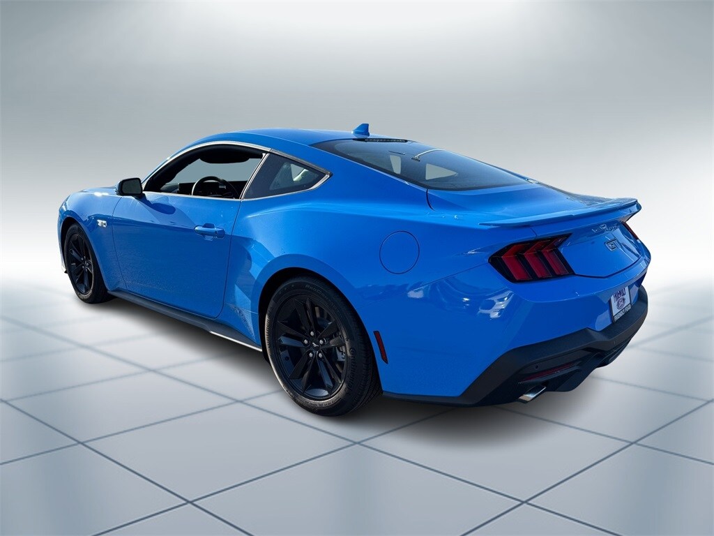 2025 Ford Mustang GT photo 4
