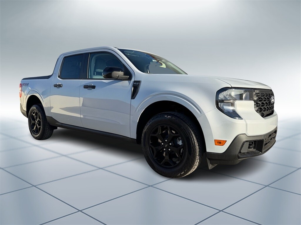 2025 Ford Maverick XLT photo 2