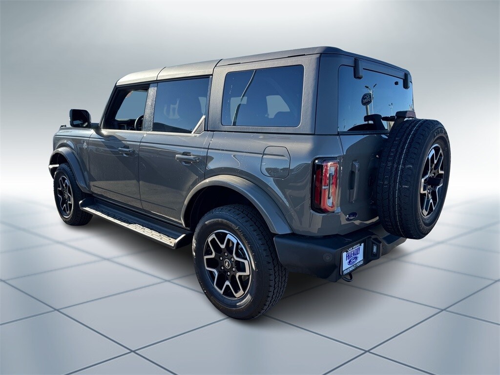 2025 Ford Bronco Outer Banks photo 4