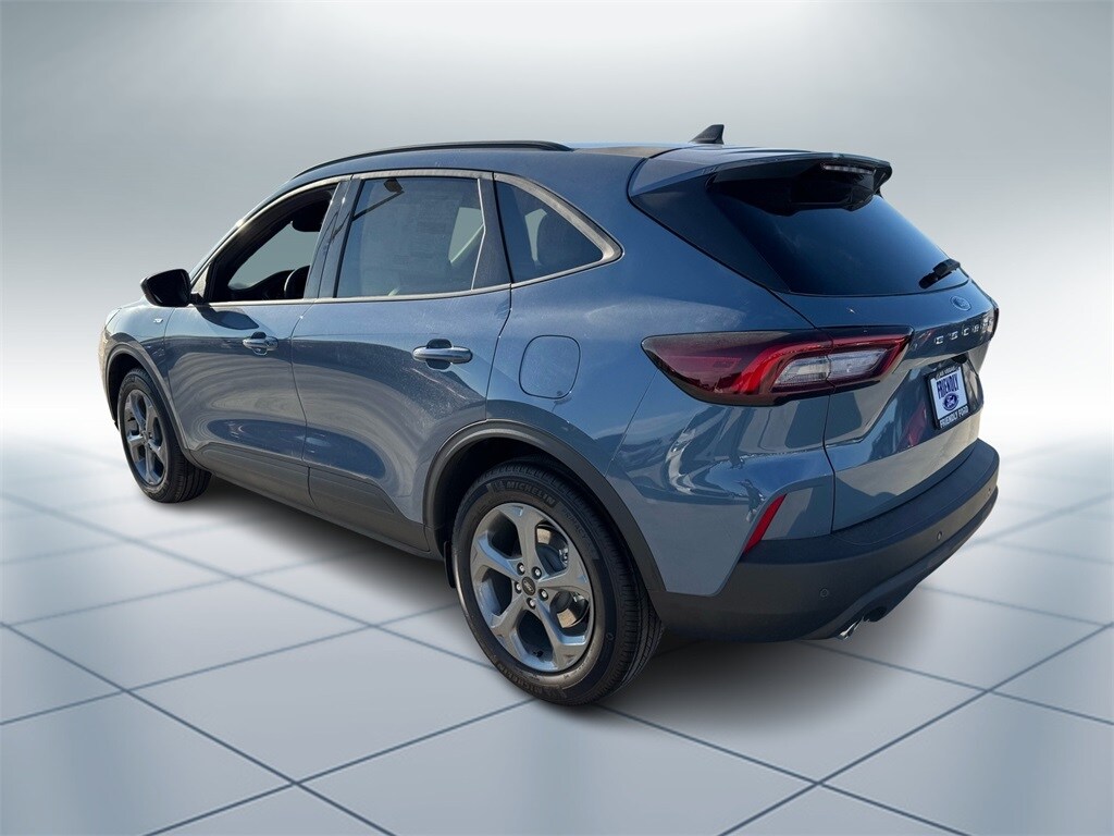 2025 Ford Escape ST-Line photo 4