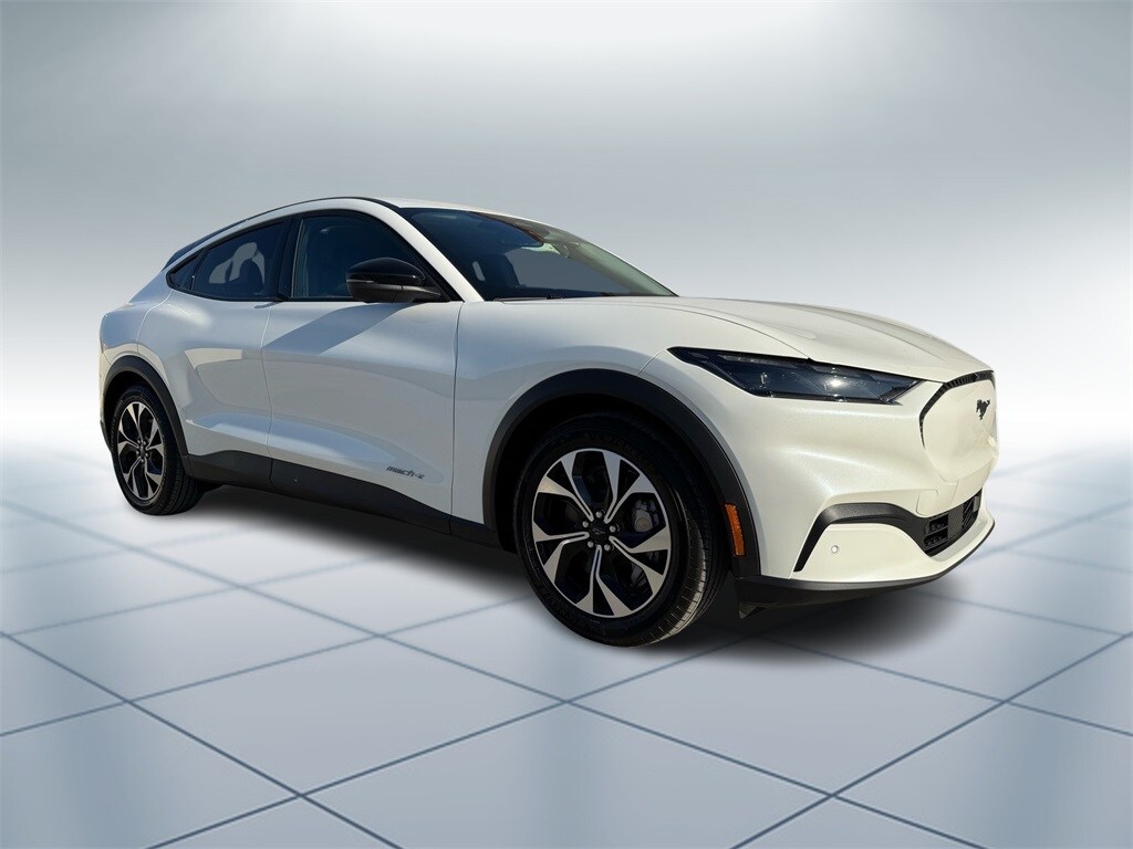 2025 Ford Mustang Mach-E Select photo 2