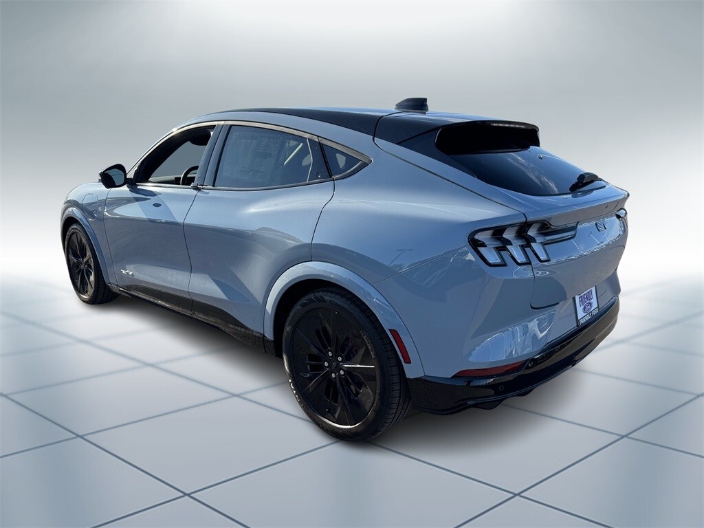 2025 Ford Mustang Mach-E GT photo 4