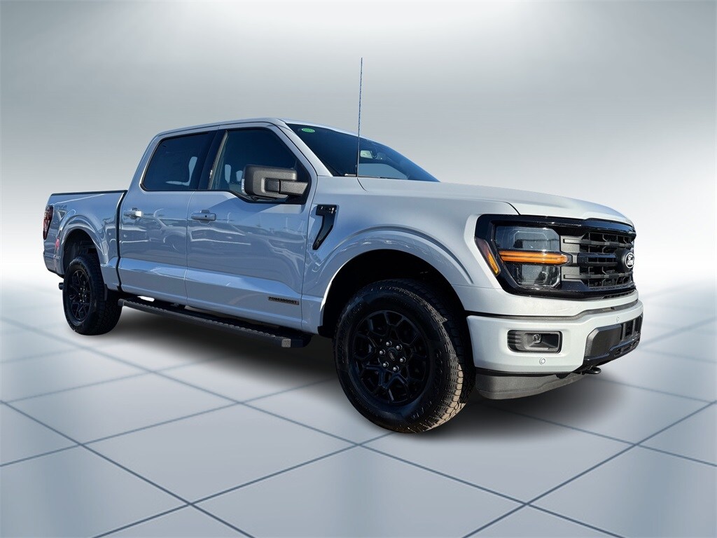 2025 Ford F-150 XLT photo 2