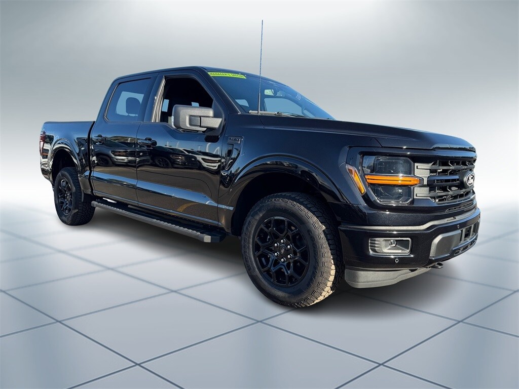 2025 Ford F-150 XLT photo 2