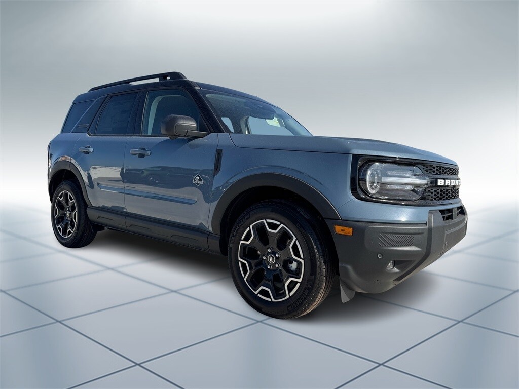 2025 Ford Bronco Sport Outer Banks photo 2
