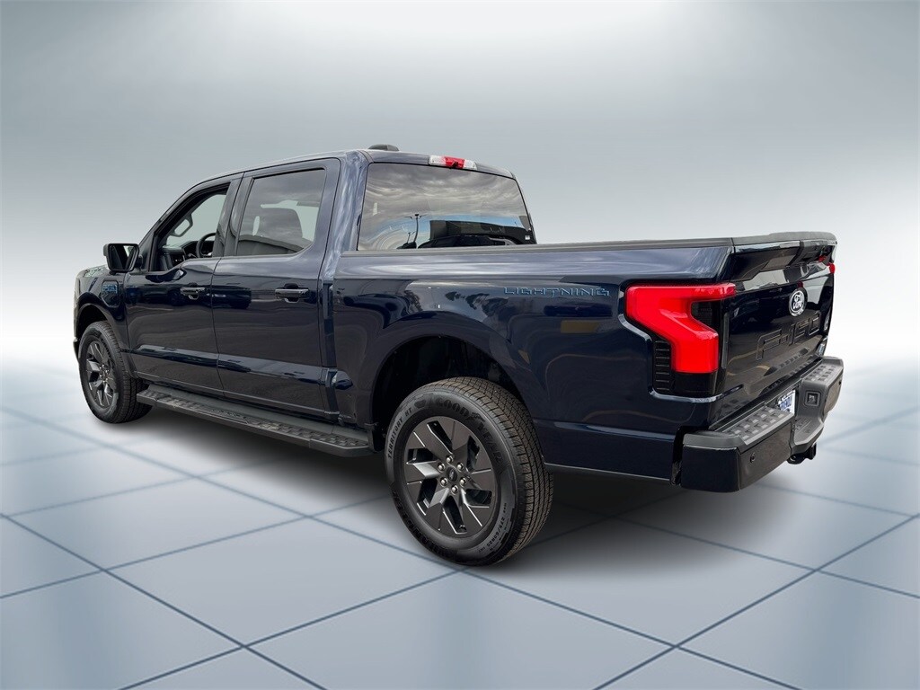 2025 Ford F-150 Lightning photo 4