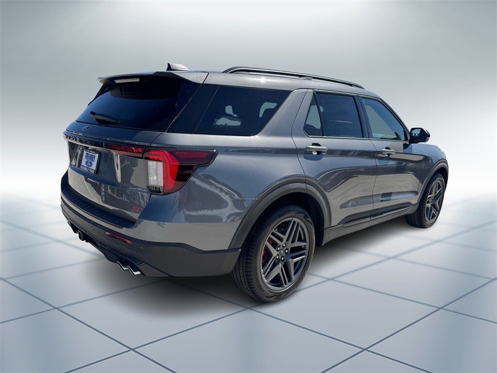 2025 Ford Explorer ST photo 3