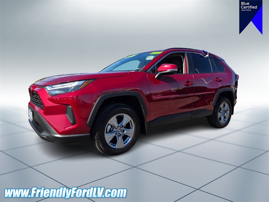 2023 Toyota RAV4 XLE photo 2