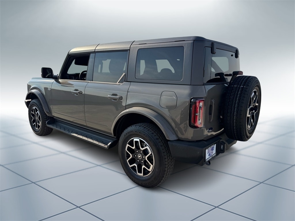 2025 Ford Bronco Outer Banks photo 4