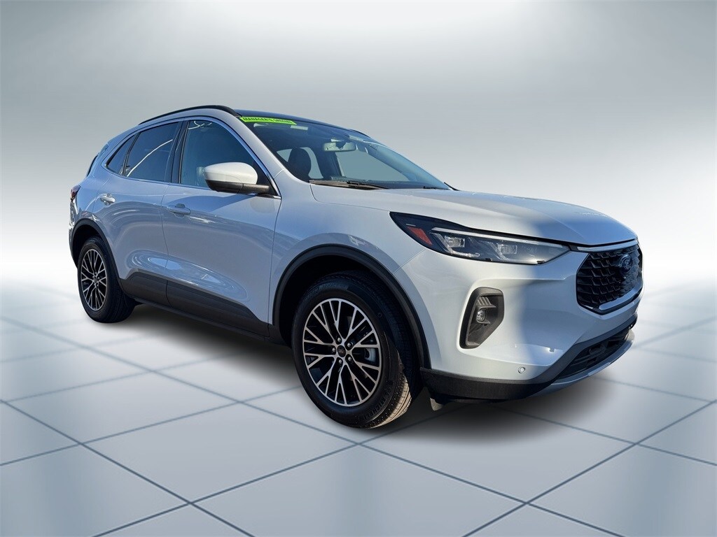 2025 Ford Escape Base Hybrid photo 2