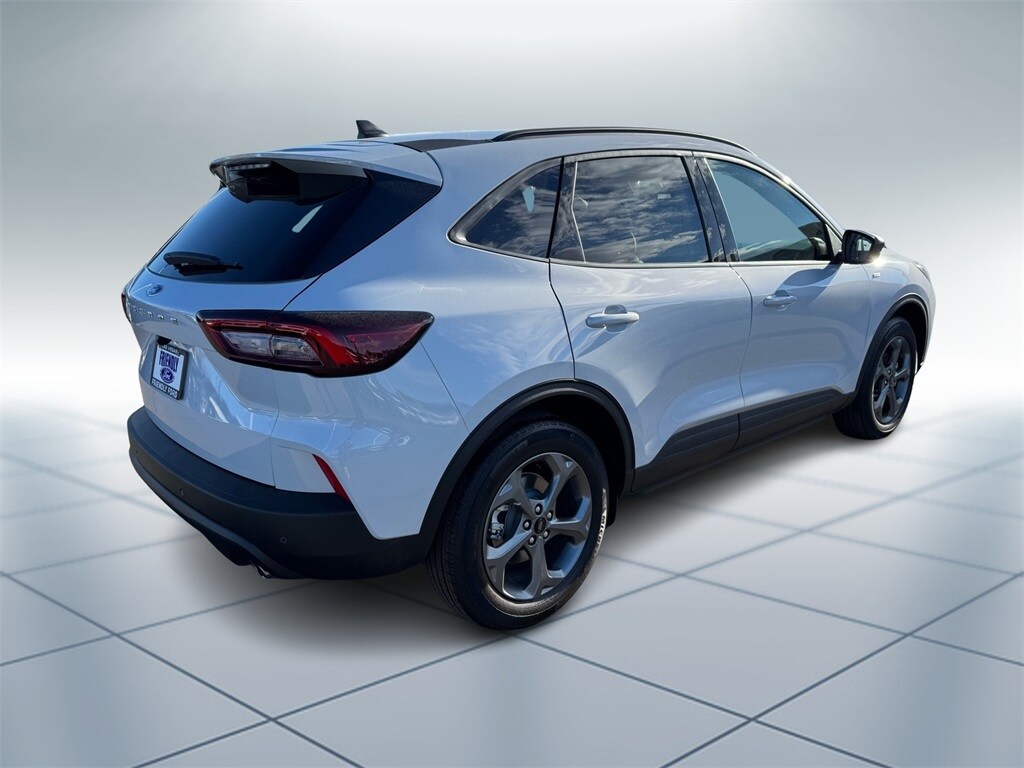 2025 Ford Escape ST-Line photo 3