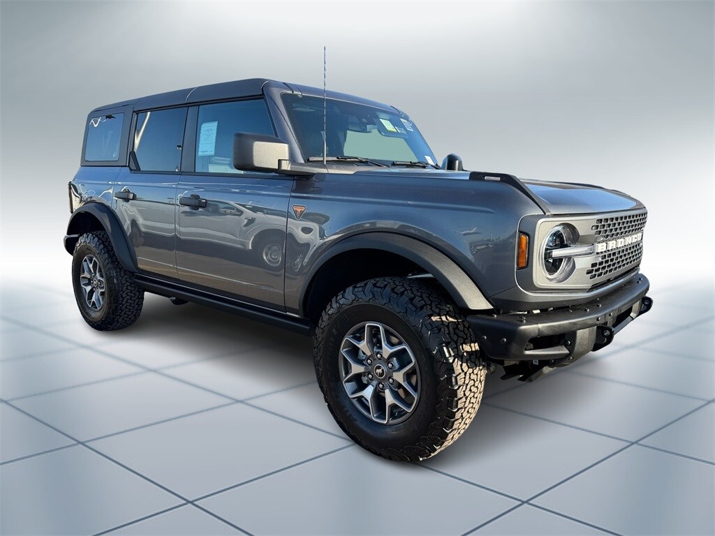 2025 Ford Bronco Badlands photo 2