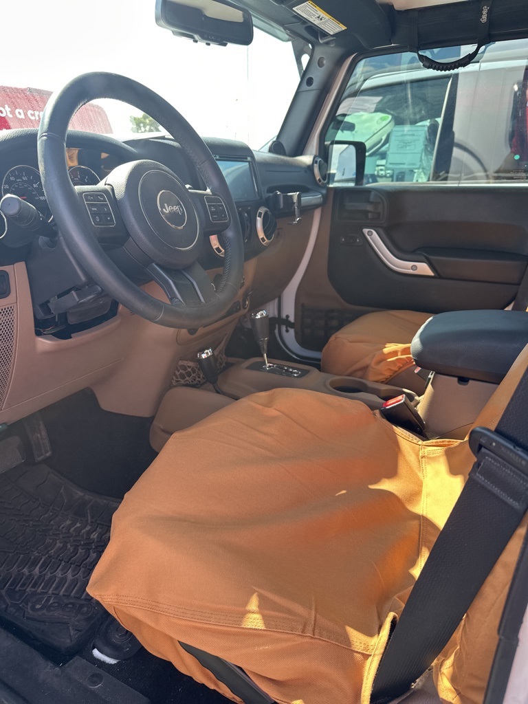 2014 Jeep Wrangler Unlimited Rubicon photo 3