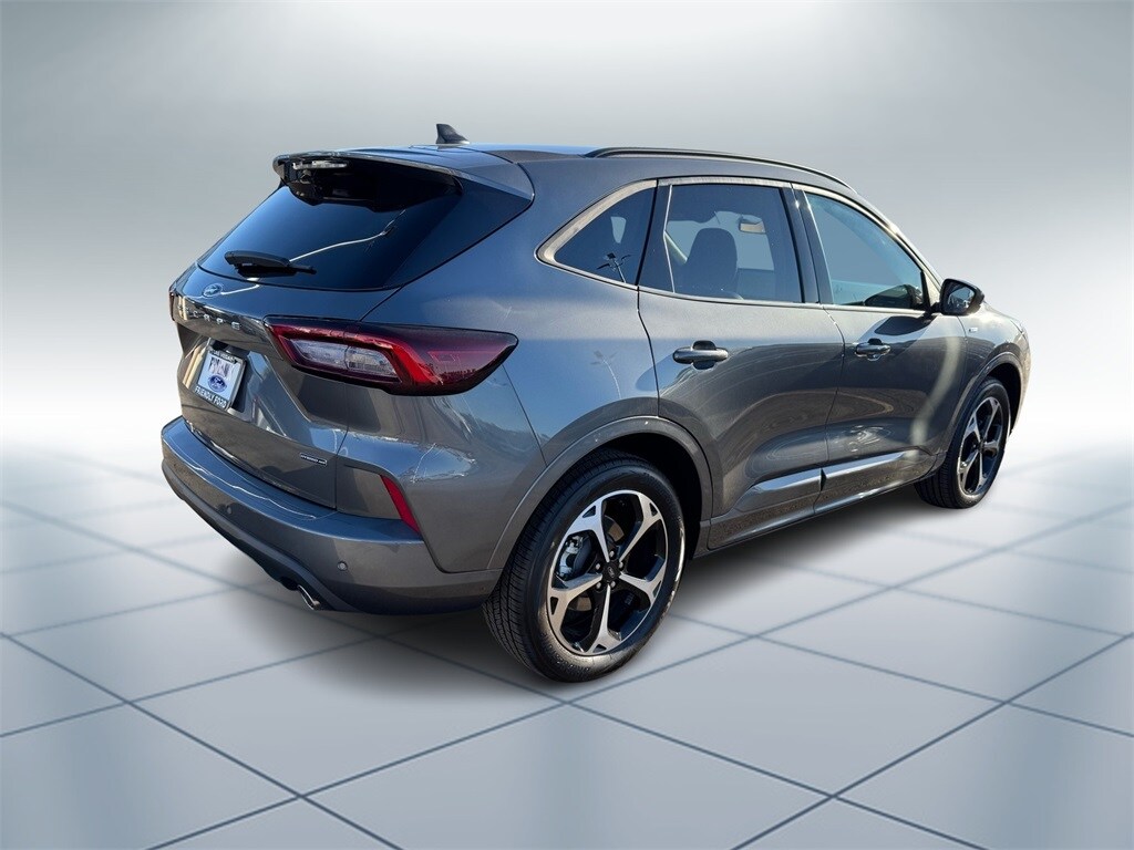 2025 Ford Escape ST-Line Elite photo 3