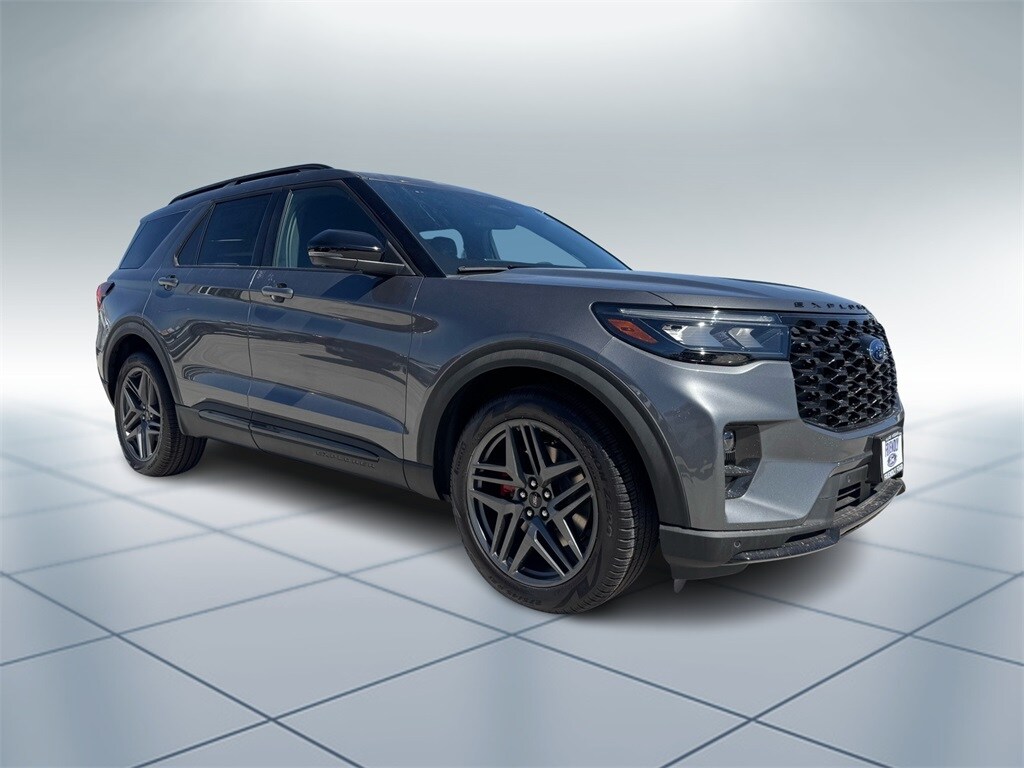 2025 Ford Explorer ST photo 2