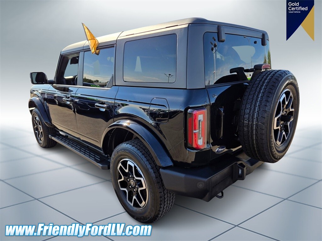 2024 Ford Bronco Outer Banks photo 2