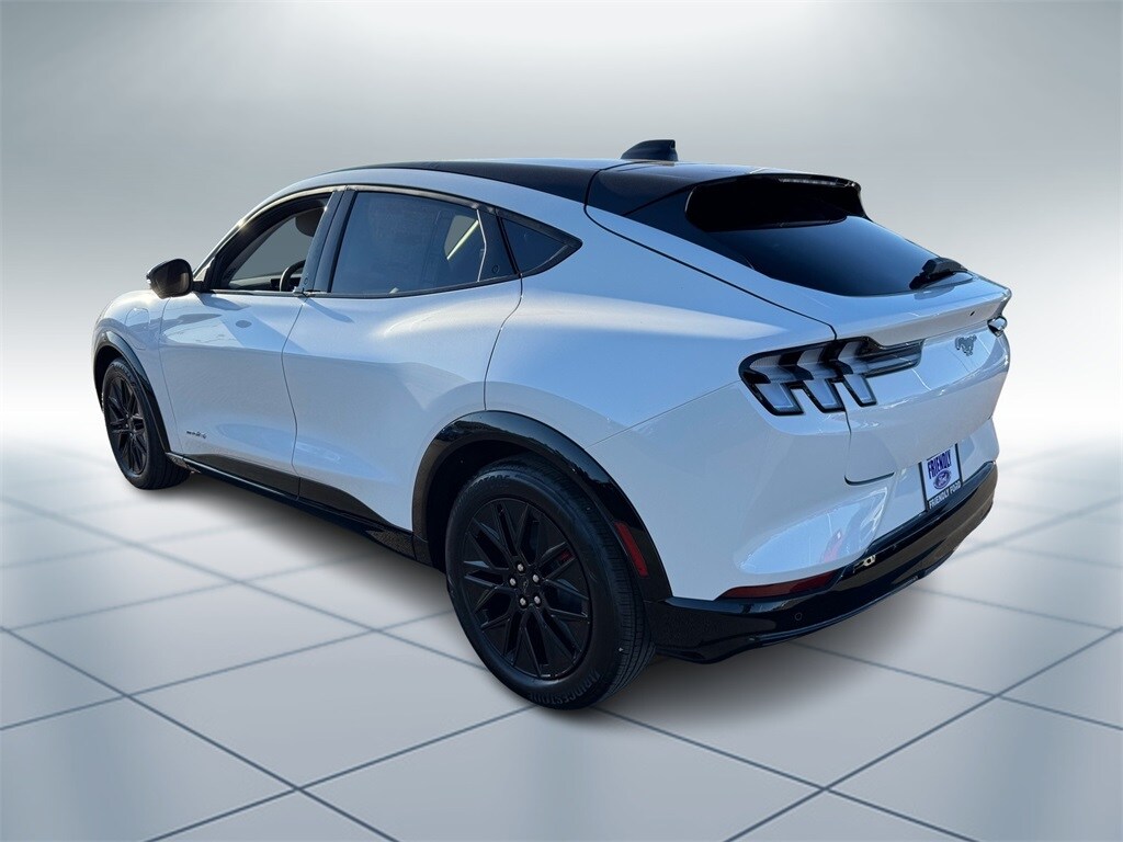 2025 Ford Mustang Mach-E Premium photo 4