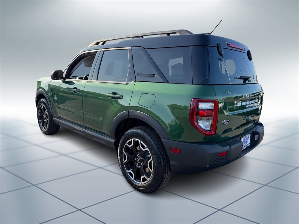 2025 Ford Bronco Sport Outer Banks photo 2