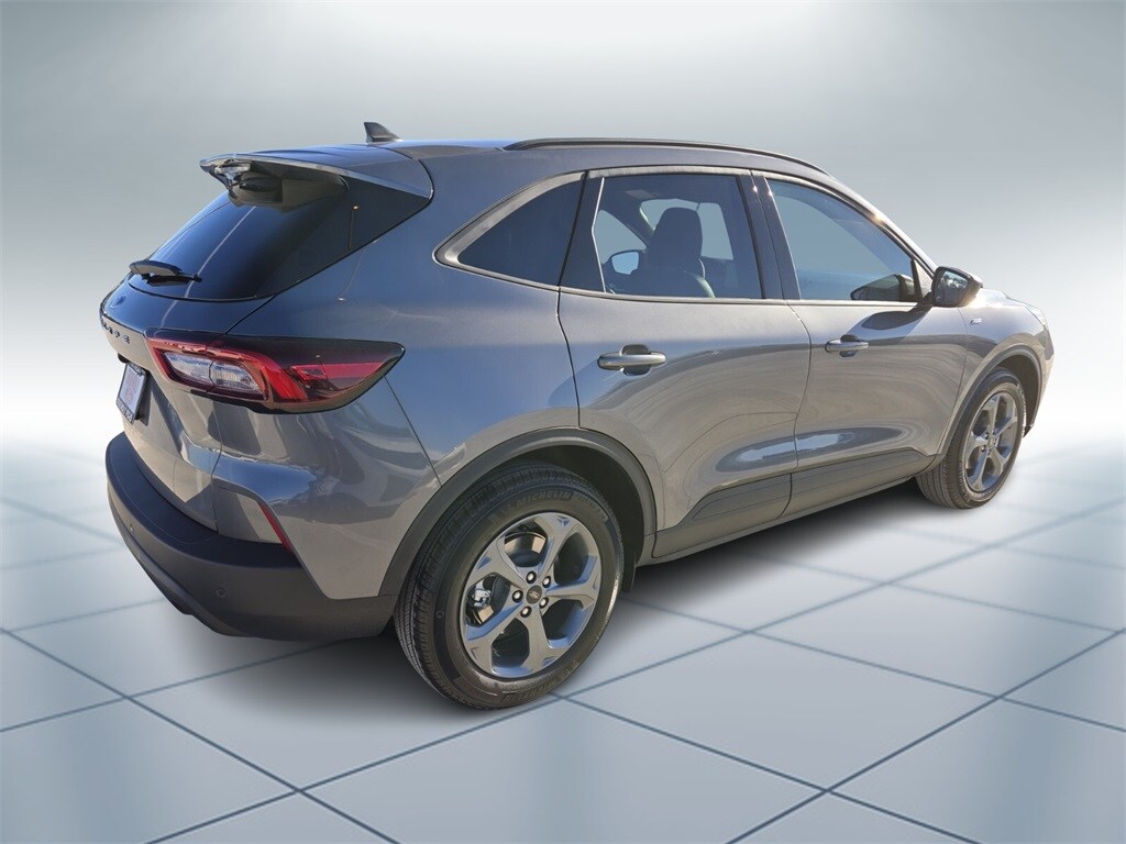 2025 Ford Escape ST-Line photo 3