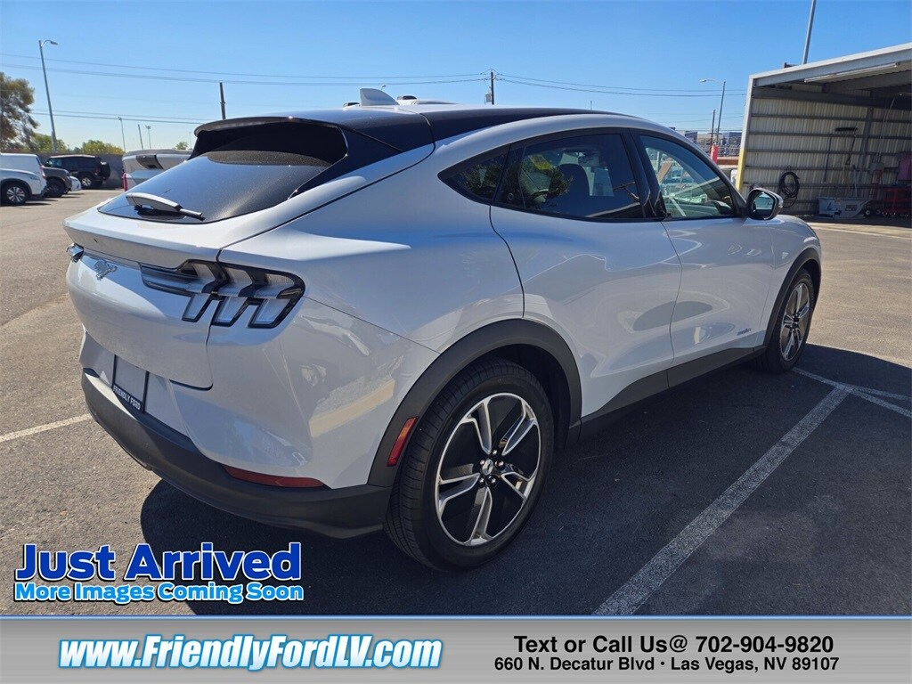 2022 Ford Mustang Mach-E Select photo 3