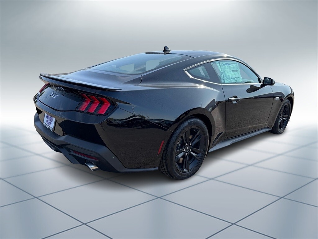 2025 Ford Mustang GT photo 3