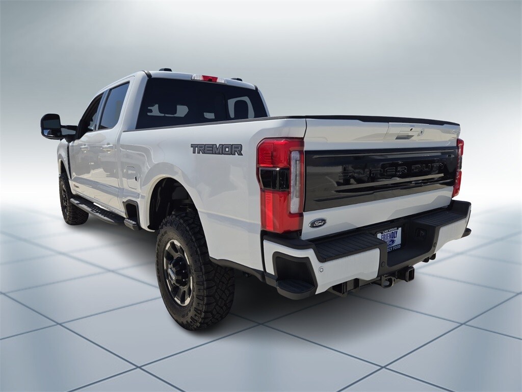 2025 Ford F-250 Platinum photo 4