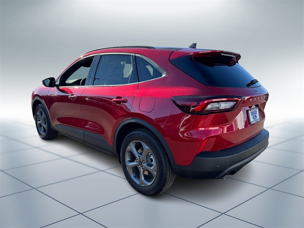 2025 Ford Escape ST-Line photo 4