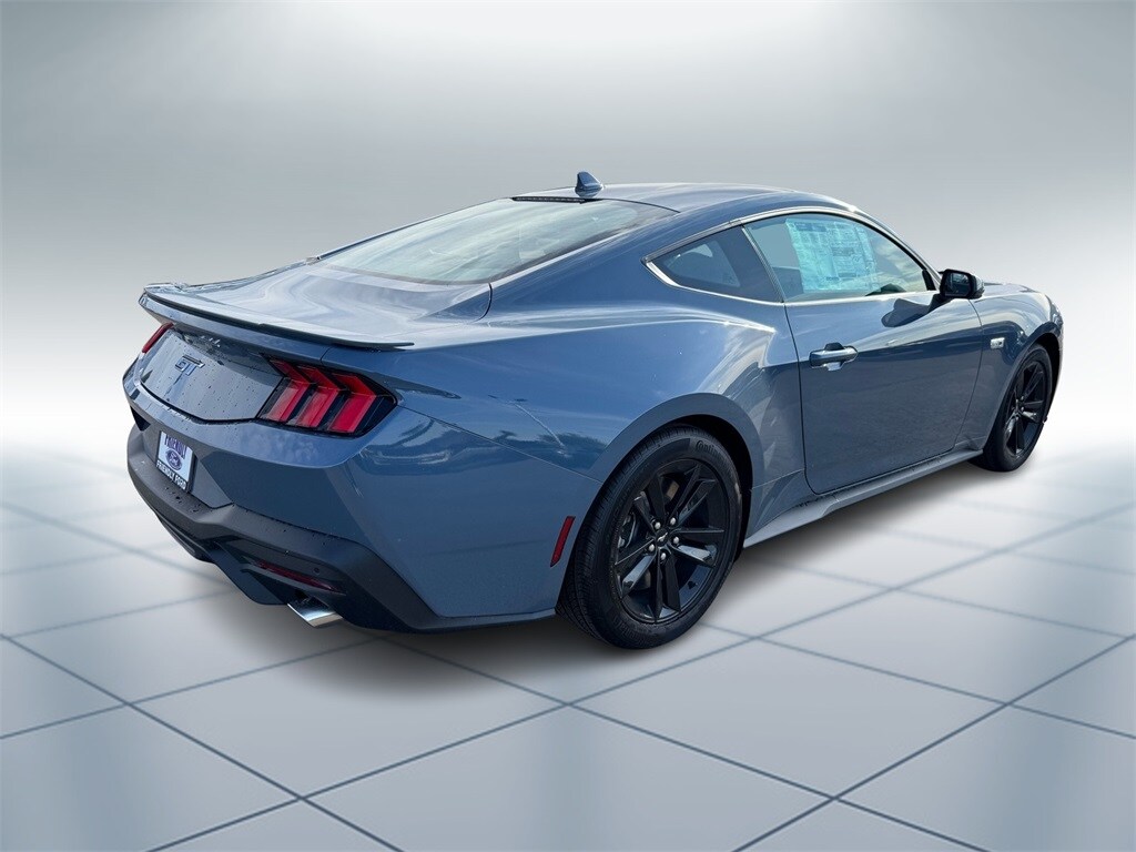 2025 Ford Mustang GT photo 3