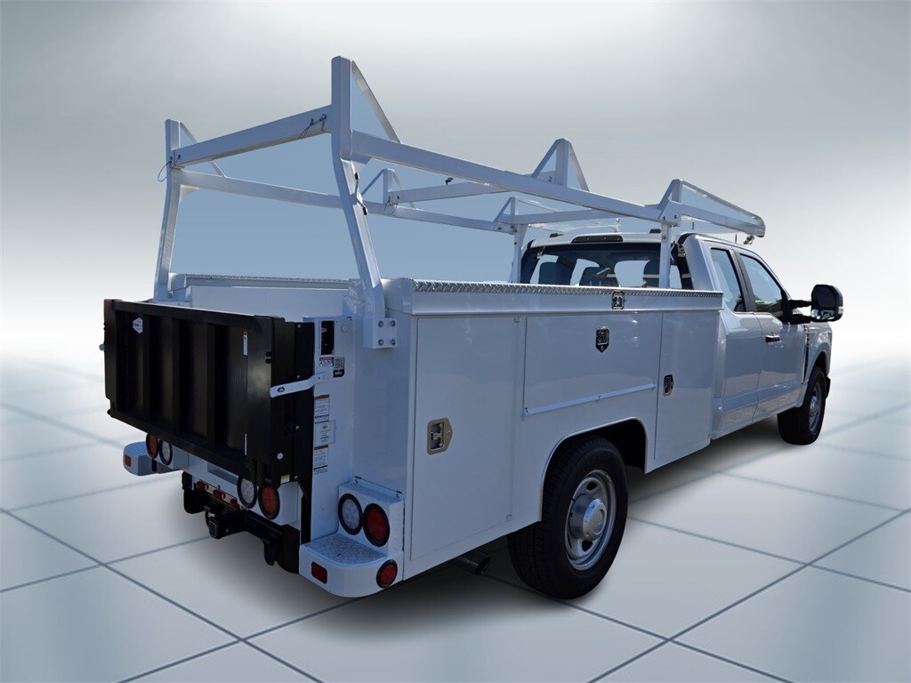 2024 Ford F-350 XL photo 2