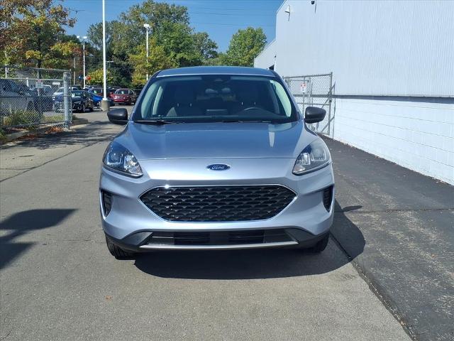 2022 Ford Escape SE photo 2