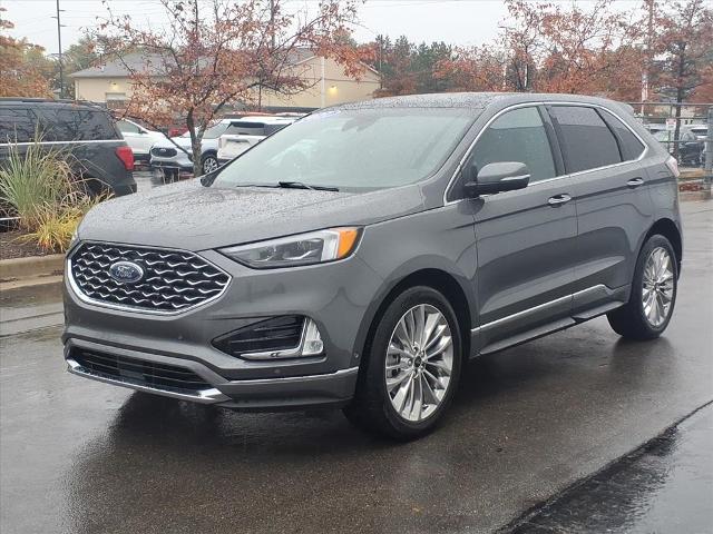 2021 Ford Edge Titanium photo 3