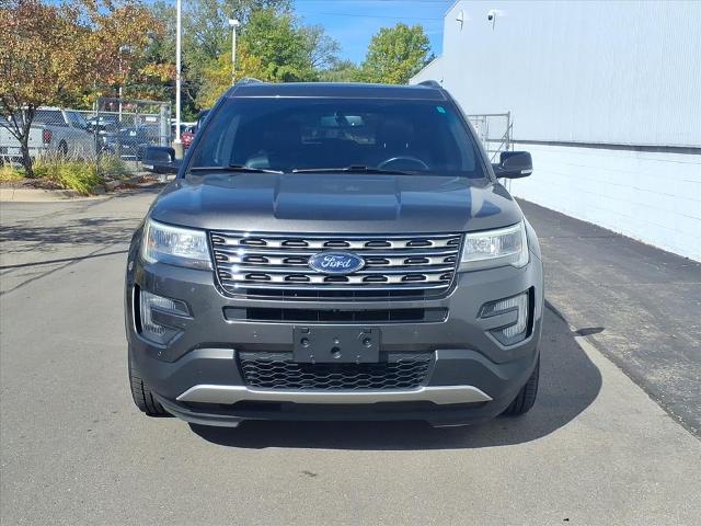 2016 Ford Explorer XLT photo 2