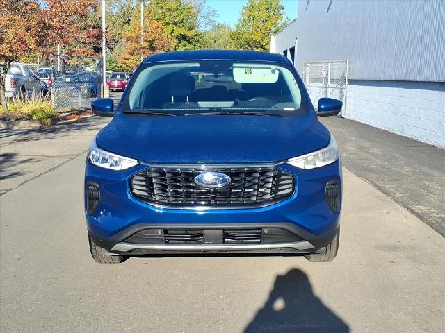 2023 Ford Escape Active photo 2