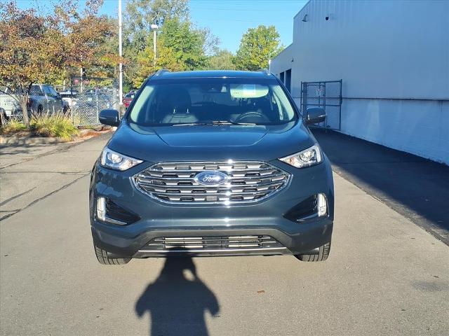 2019 Ford Edge SEL photo 2