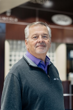 Staff member Neil Helfrich from ID_5fbdda9dcc8e