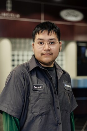 Staff member Gerardo Gallegos-Olvera from 46cfbe0a4cb5